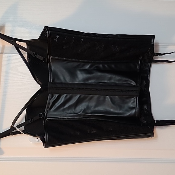 Black lace and faux leather buster corset top - Picture 6 of 14